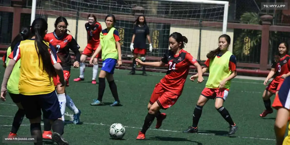 易游🧗‍♂️向上攀登，永不止步 —— 山顶的风景，只属于勇敢的追梦者！